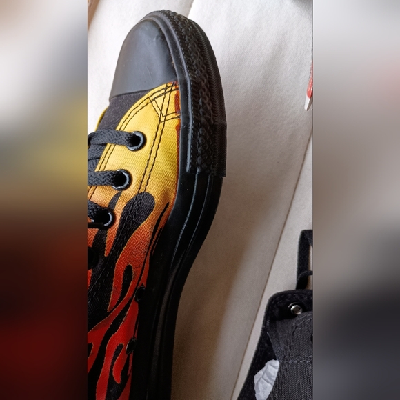 Converse Black High-Top Sneakers with Red and Yellow Flames_12 - Picture 11 of 13